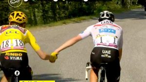 La solidarietà crea legami e il nobile gesto del ciclista Jonas Vingegaard.
